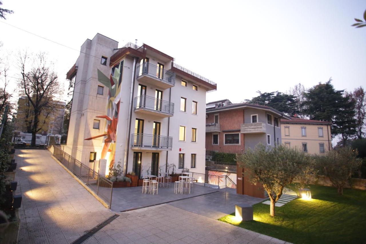 Stravagante Hostel & Rooms Verona Exterior foto